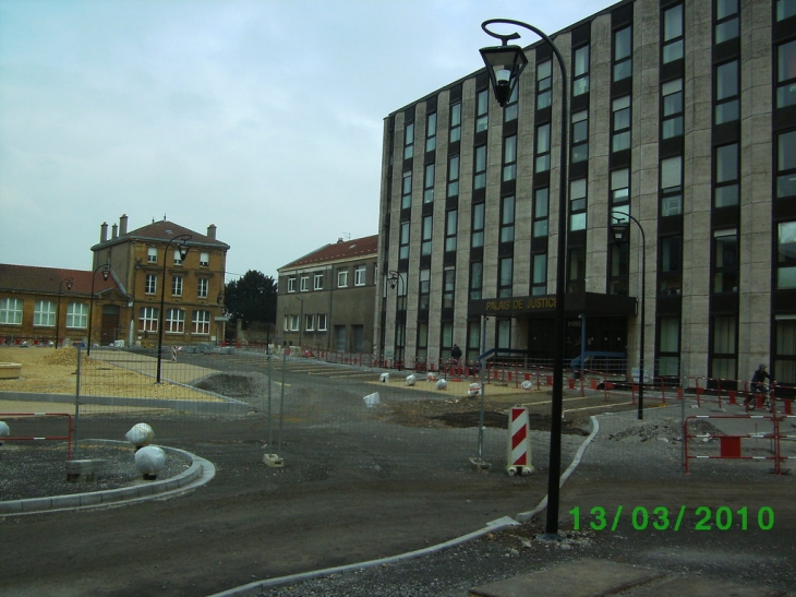 Rénovation de la place autour de l'église - Briey