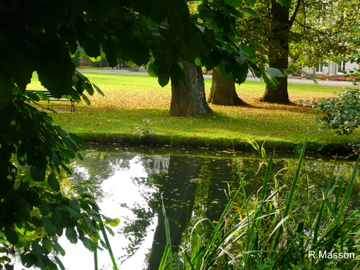 Parc de champigneulles en été