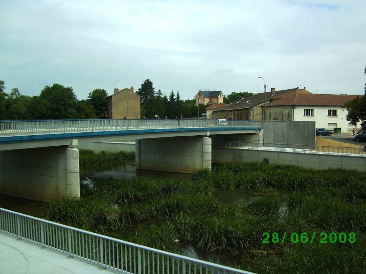 Pont refait - Conflans-en-Jarnisy