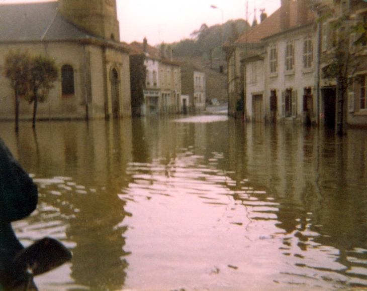 Photo Conflans-en-Jarnisy  54800  Inondation Conflans-en-Jarnisy