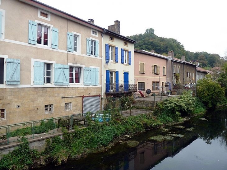 Maisons au bord de l'eau - Cons-la-Grandville