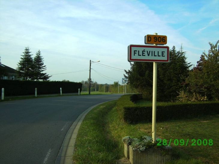 Entrée du village - Fléville-Lixières