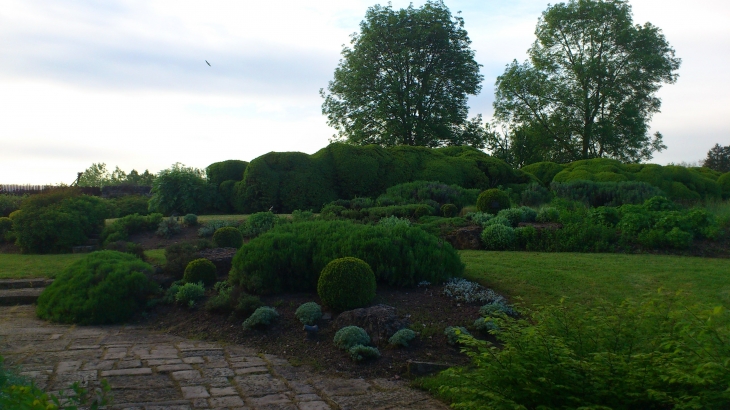 Jardin près de l'église - Froville