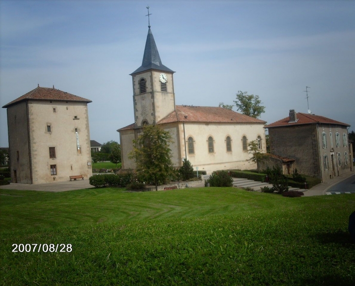 Motte, église et tour Mahuet - Labry