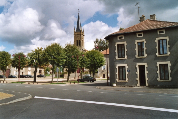 Place de l'église de Landres