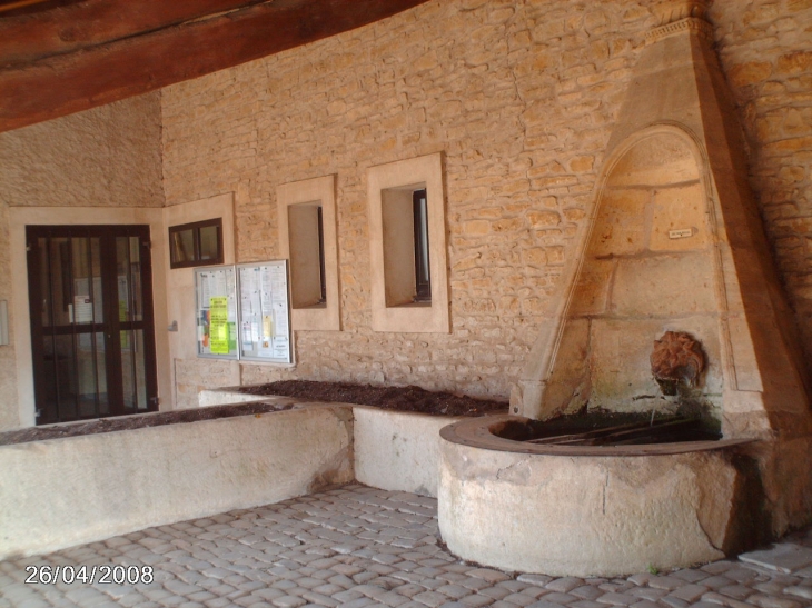 Ancien lavoir - Lantéfontaine