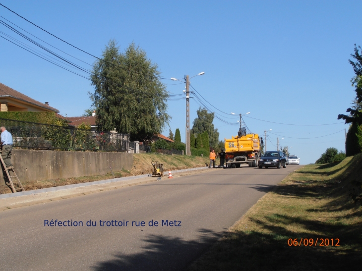 Réfection trottoir rue de Metz - Lantéfontaine