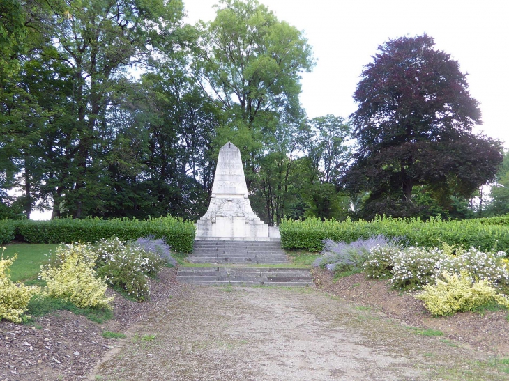 Le monument aux morts de la ville haute - Longwy