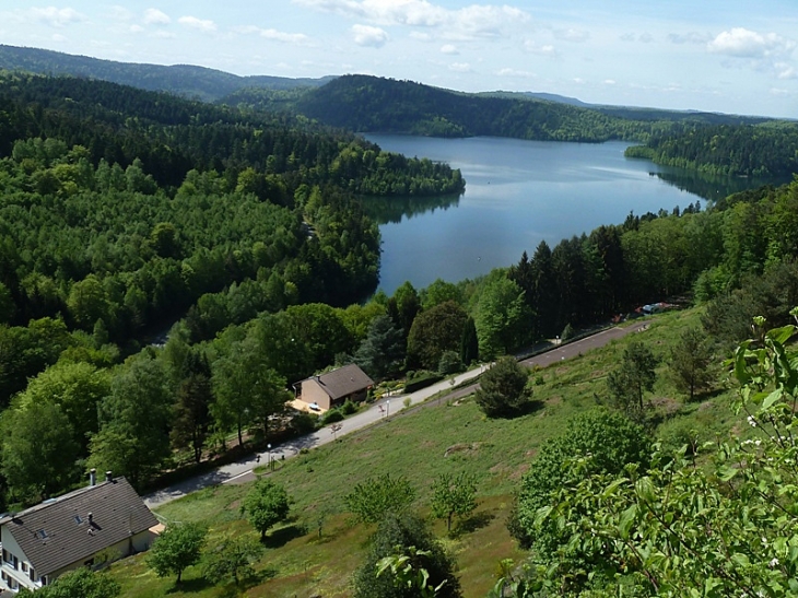 Vue sur le lac - Pierre-Percée