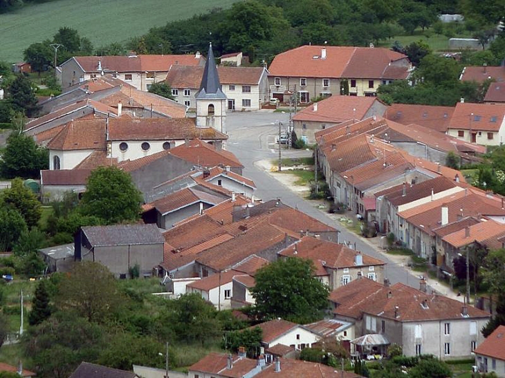 Vue sur le centre du village - Praye