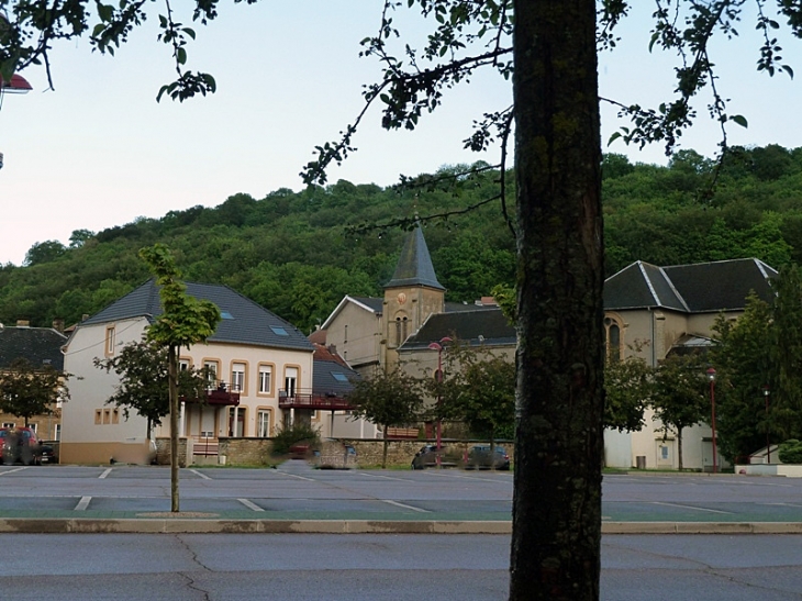 Place dans le centre - Réhon