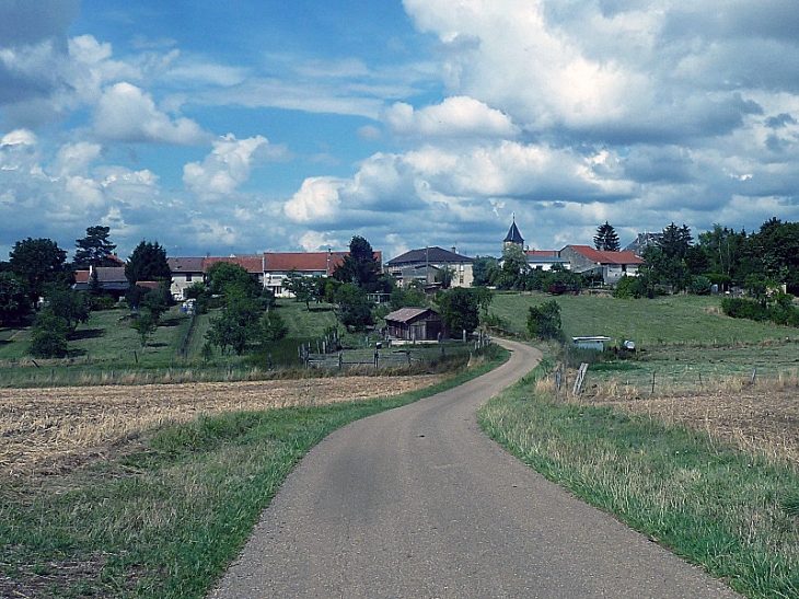 Le village vu de loin - Saint-Marcel