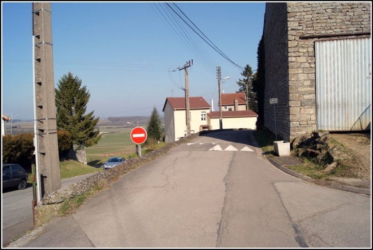 RUE DU CHATEAU - Sancy