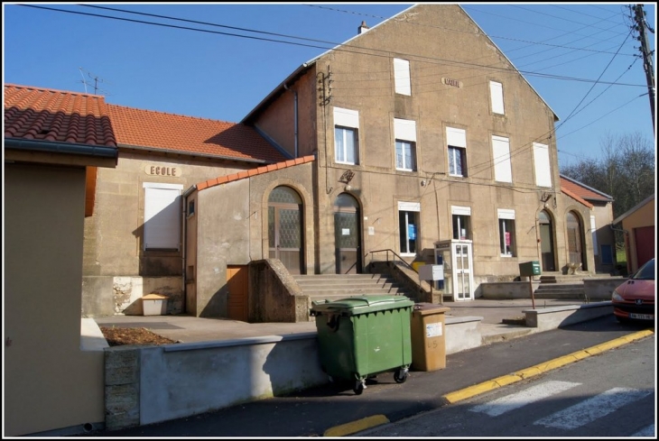 L'ECOLE et MAIRIE - Sancy