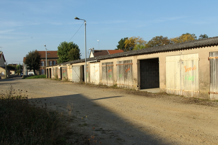 Les garages avant destruction - Trieux