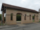 Tucquegnieux village : l'abri bus dans l'ancien lavoir communal