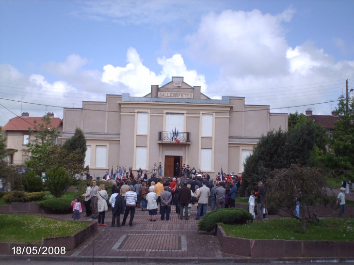 Commémoration du 63éme anniversaire de la fin de la guerre - Valleroy