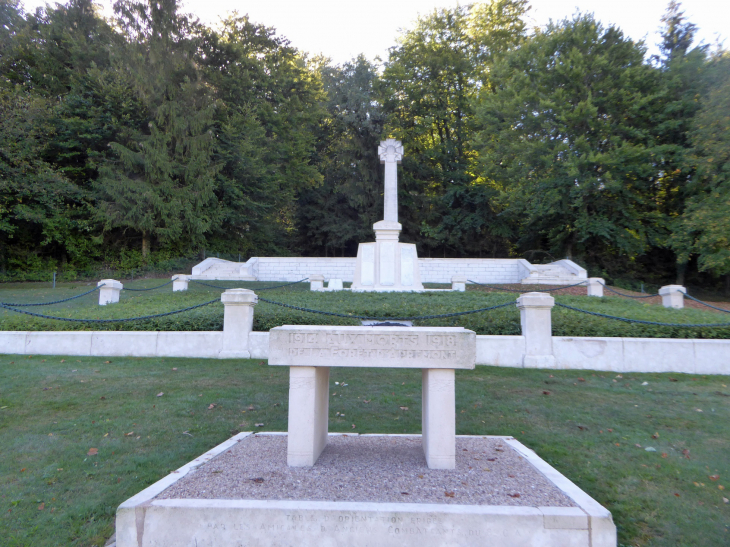 MARBOTTE : la nécropole nationale - Apremont-la-Forêt