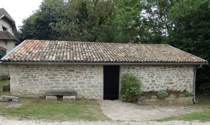 Le lavoir - Aubréville