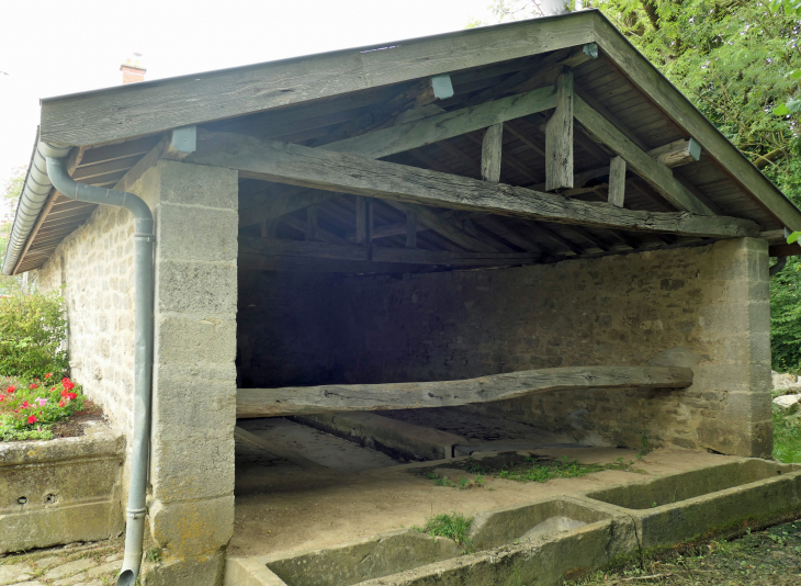 Le lavoir - Aubréville