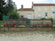 la fontaine abreuvoir place Jean Blaise