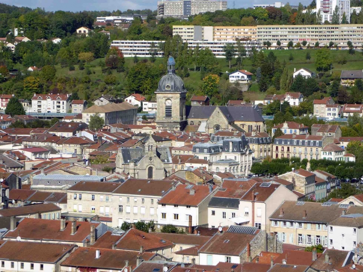 Belvédère des Grangettes : vue sur la ville basse, le temple et l'église Notre Dame - Bar-le-Duc