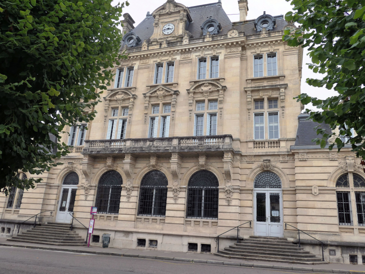 Ville basse : place Exelmans - Bar-le-Duc