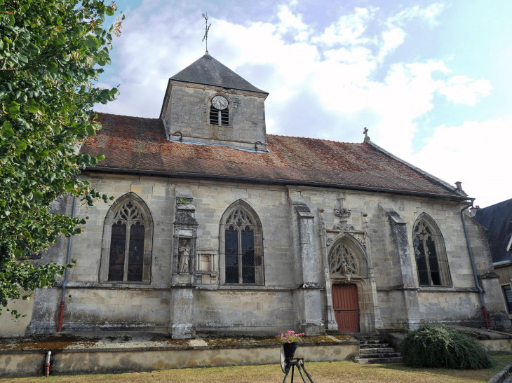 L'église Saint Pierre - Bazincourt-sur-Saulx