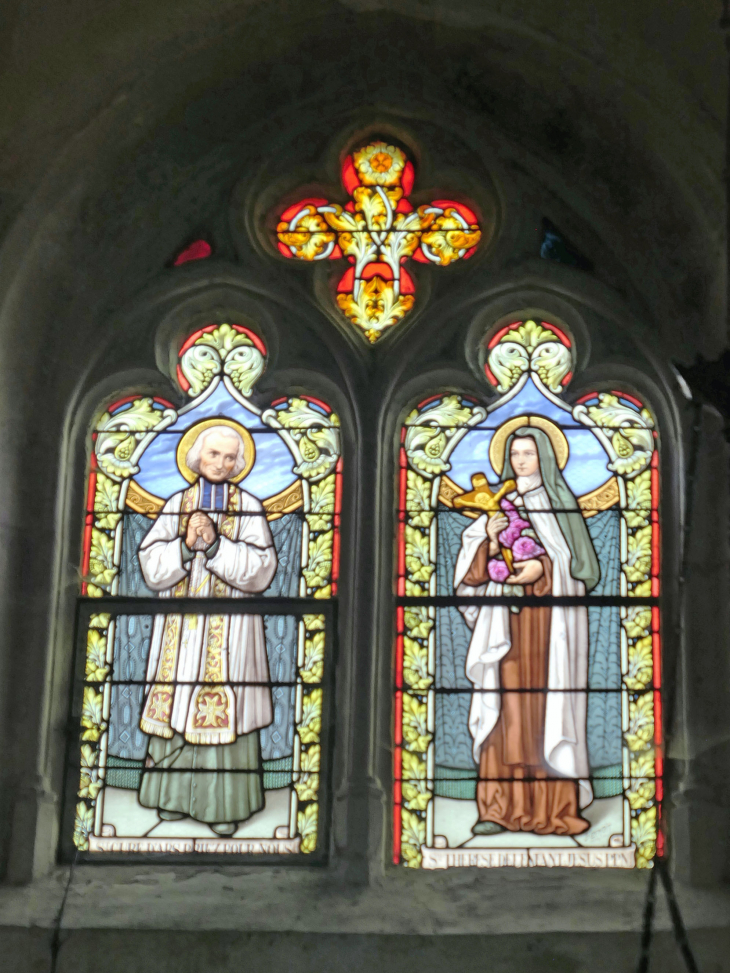 L''intérieur de l'église  Saint Pierre - Bazincourt-sur-Saulx