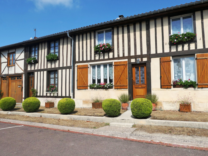 Maisons dans la Grande Rue - Beaulieu-en-Argonne