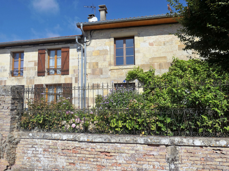 Maison dans la Grande Rue - Beaulieu-en-Argonne