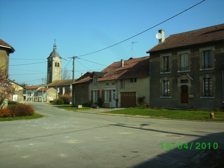 Une rue du village - Billy-sous-Mangiennes