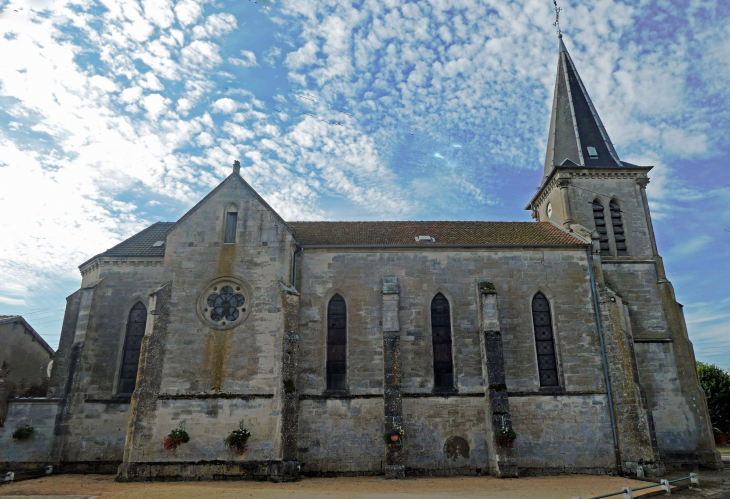 Oëy : l'église - Chanteraine