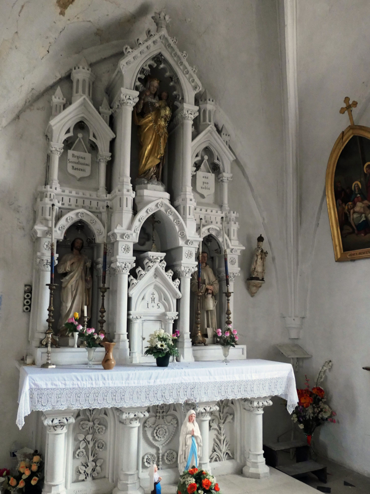 L'intérieur de l'église - Couvertpuis