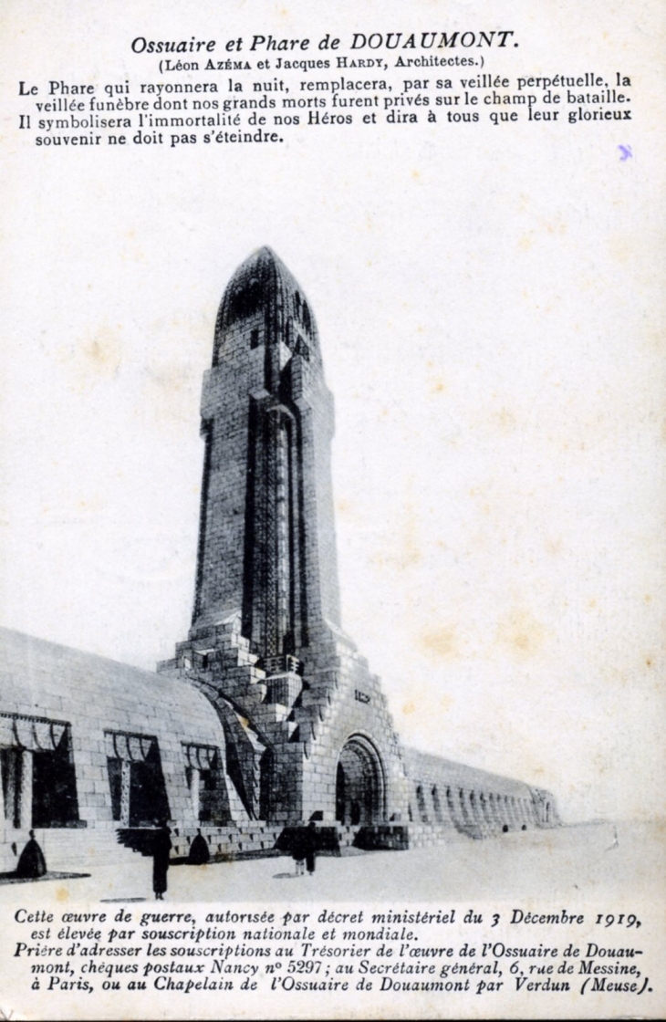 Ossuaire et Phare de DOUAUMONT, vers 1932 (carte postale ancienne).