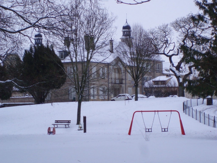 Le parc Paul Thierry sous la neige - Étain