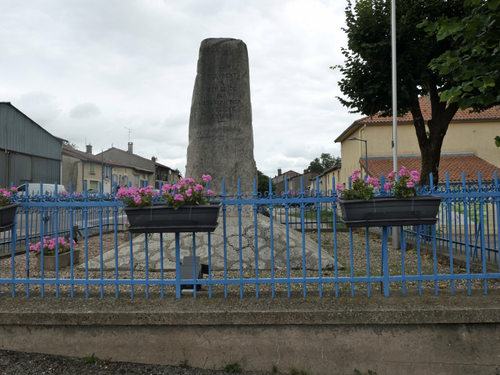 Le monument aux morts - Fromeréville-les-Vallons