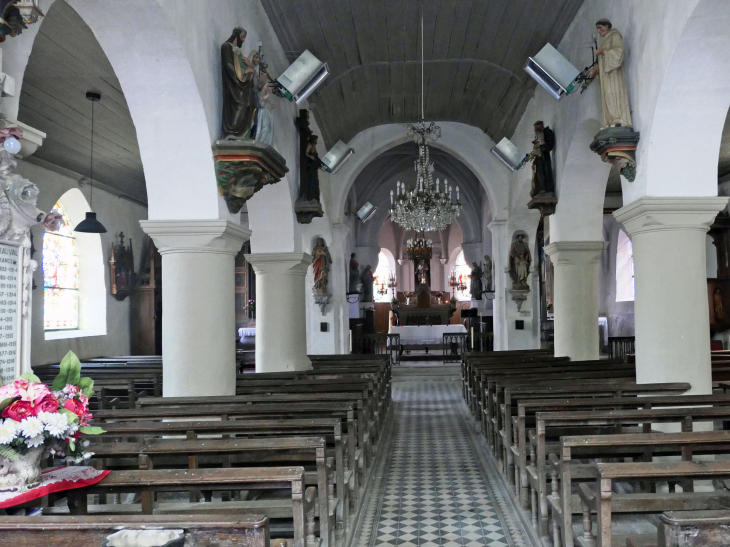 L'intérieur de l'église - Givrauval