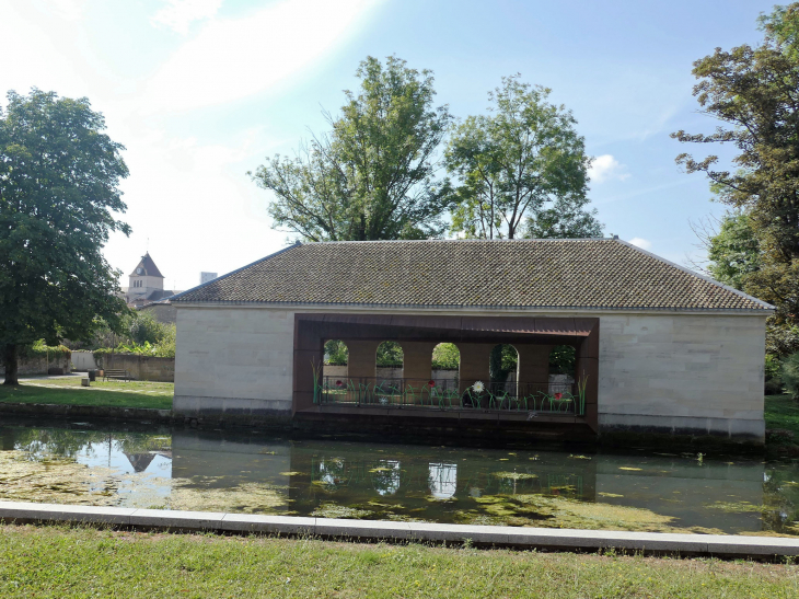 Gondrecourt : lavoir sur l'Ornain - Gondrecourt-le-Château