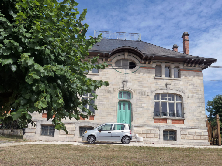 La villa Teinturier et son puits de lumière sur le toit - Laheycourt