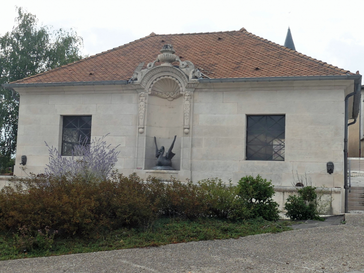 Lavoir et fontaine - Laneuville-au-Rupt