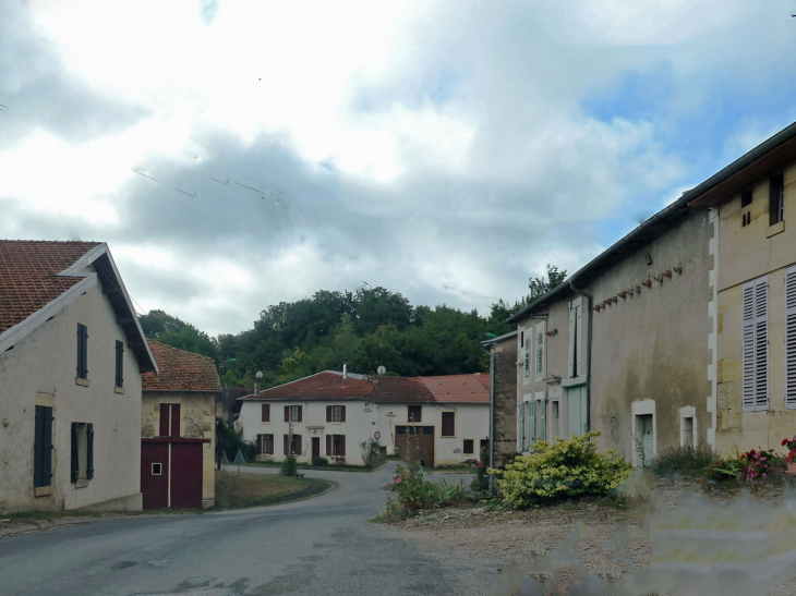 Hargeville ; le village - Les Hauts-de-Chée