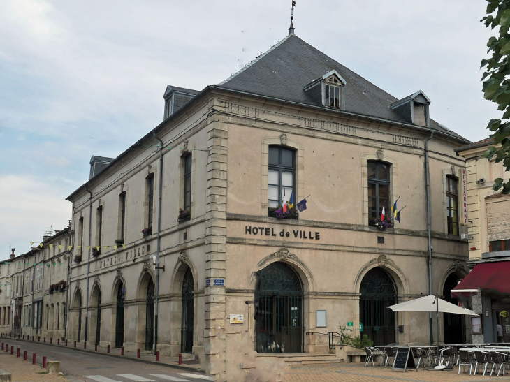 L'hôtel de ville - Ligny-en-Barrois