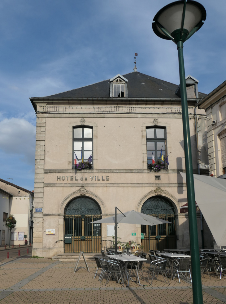 L'hôtel de ville - Ligny-en-Barrois