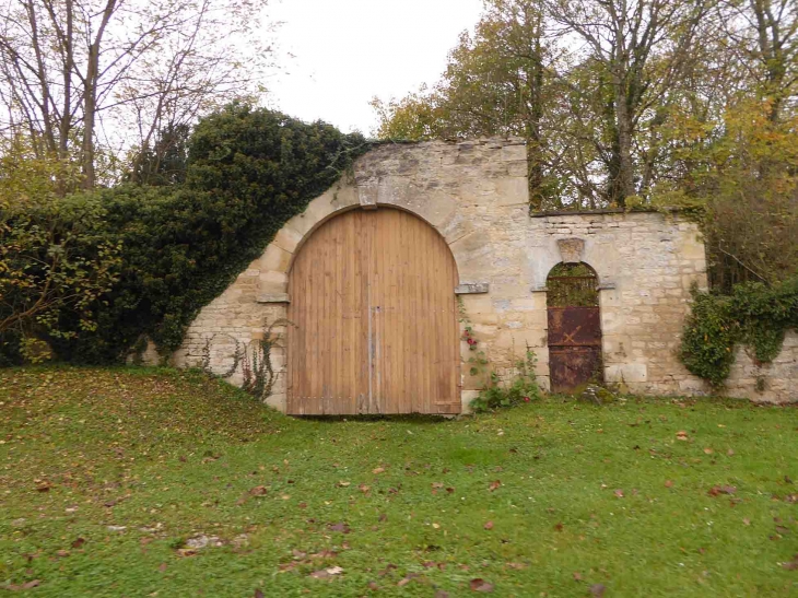 Les ruines du château - Louppy-sur-Loison