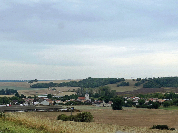 Vue d'ensemble du village - Méligny-le-Grand