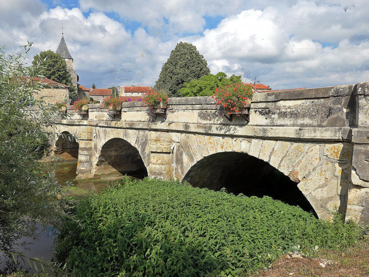 Le pont sur la Saulx - Ménil-sur-Saulx