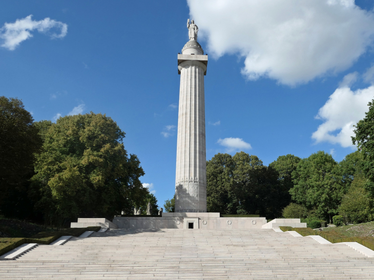 Le monument américain sur la butte - Montfaucon-d'Argonne