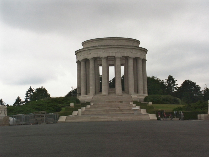 Monument élevé par les Américains sur la Butte de Montsec