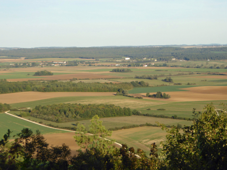 Vue panoramique sur la plaine de la Woëvre - Montsec